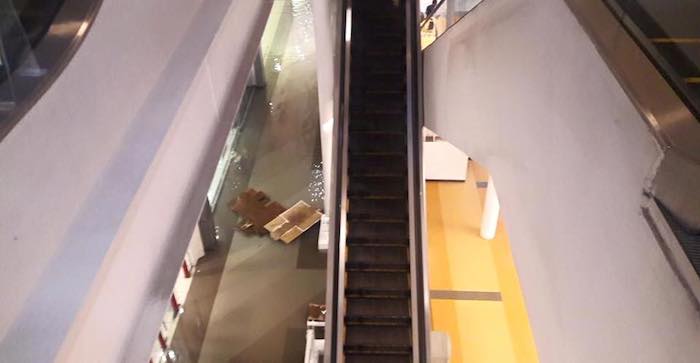 Fotos compartidas por usuarios de las redes sociales en la página Denuncia Ecatepec, Facebook