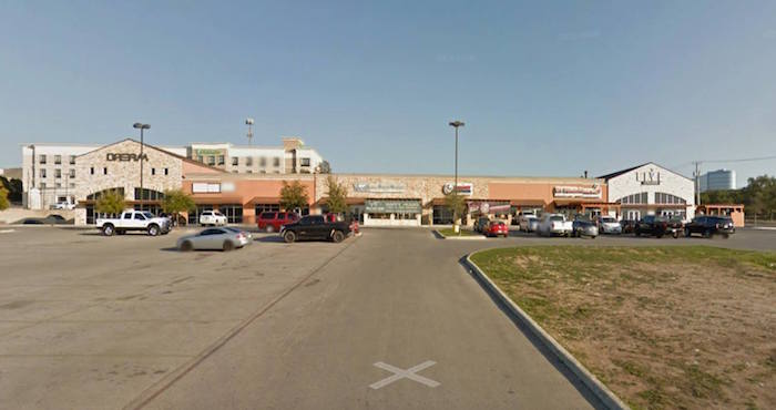 Es la propiedad del 281 y Redlands Drive, en San Antonio, a la que se refiere el texto del San Antonio Express News. Foto tomada de google earth