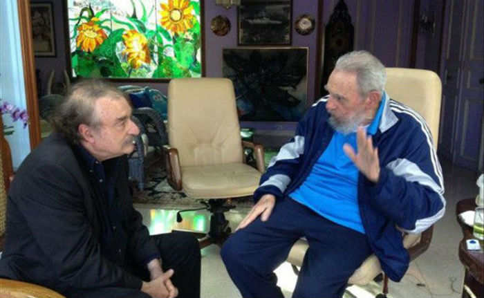 Fidel Castro en una imagen de 2013, junto al escritor español Ignacio Ramonet. Foto: CubaDebate