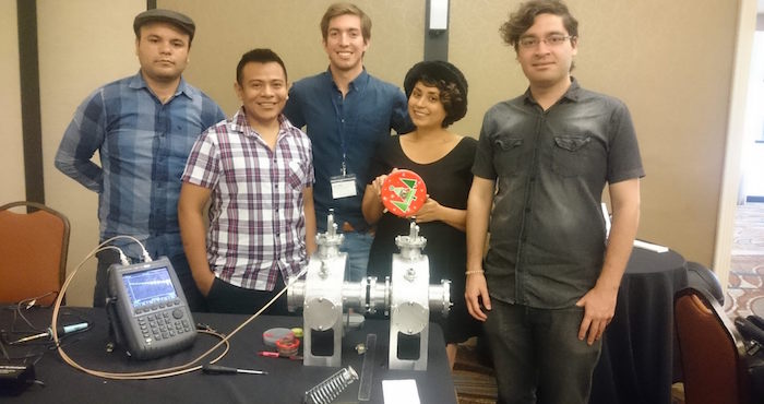 Integrantes del equipo que desarrolla el acelerador de partículas mexicano. Foto: Conacyt