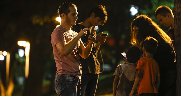 Los datos recabados en los 35 países de la OCDE reflejan que Japón ha adelantado a Finlandia, con unos niveles de penetración del 138.8 y del 135.4 por ciento, respectivamente. Foto: Cuartoscuro