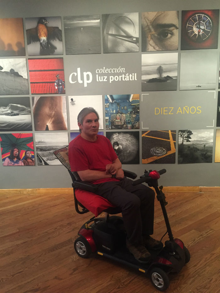 Curador_Pedro Tzontémoc, creador de Luz Portátil. Foto: RAM