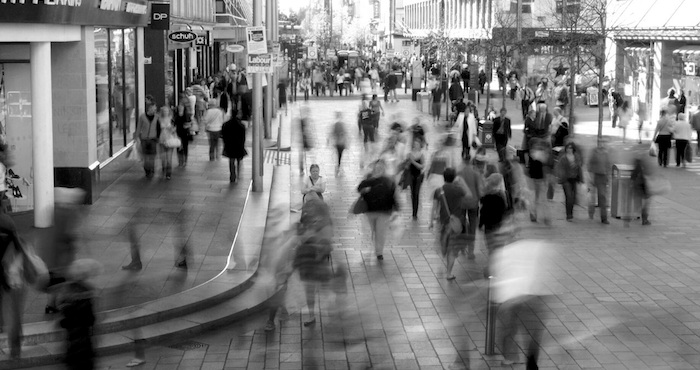 Según el estudio "La brecha creciente", que fue divulgado hoy, se proyecta que para el año 2043 los hogares integrados por latinos y afroamericanos serán más de la mitad de la población de EU. Foto: EFE