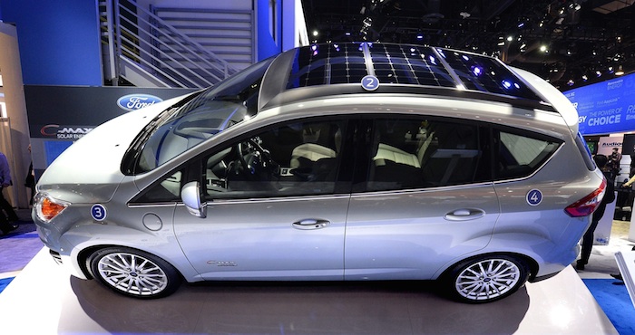Ford llama a revisión unos 830 mil vehículos por problemas con sus puertas. Foto: EFE