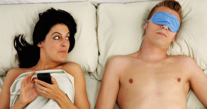 Según la investigación desarrollada en la Universidad de Texas, las féminas están "programadas genéticamente" para buscar prontamente "un plan B" por si la relación fracasa y como una mejor opción para el futuro. Foto: Shutterstock