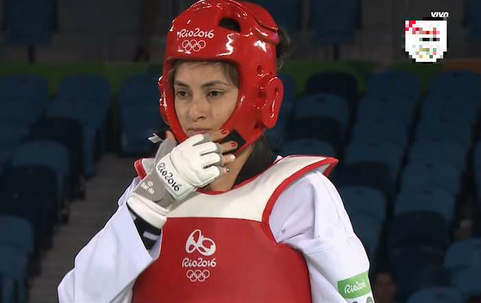 Itzel Manjarrez durante el combate con la tailandesa Panipak Wongpattanakit. Foto: Especial