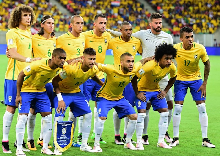 El fútbol brasileño es conocido por su astucia, su fluidez y su estilo ofensivo de juego, además de ser considerado como reflejo de la mezcla de razas de la sociedad del país. El principal estilo de juego se caracteriza por su creatividad, movimiento y está infundido por movimientos rítmicos. Es el conocido "jogo bonito". Foto: Especial