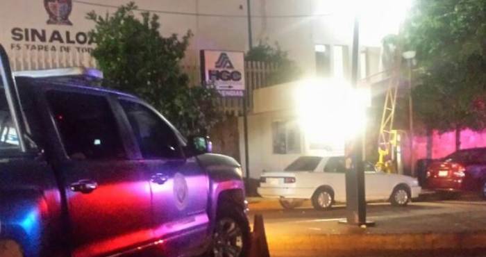 Los hombres armados habrían sometido a los guardias, luego entraron a la sala donde convalecía el joven, y con un cuchillo lo degollaron. Foto: Archivo Noroeste.