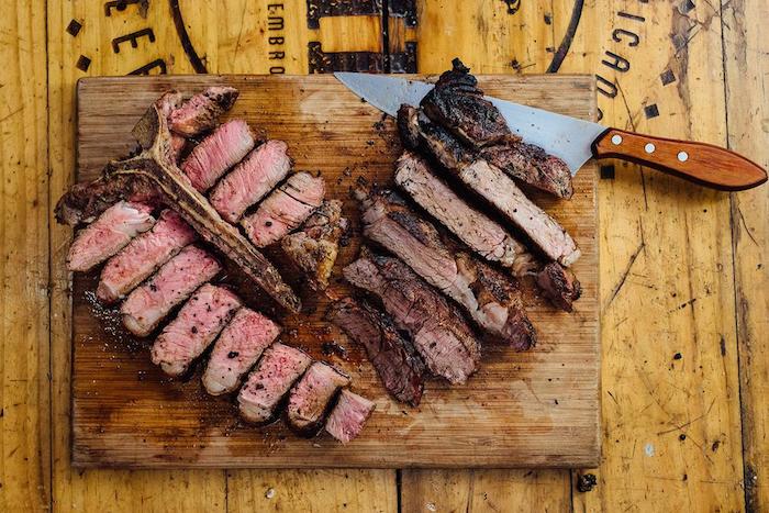 El T - Bone tiene una parte de New York y Foto: Luis Martínez, Vice