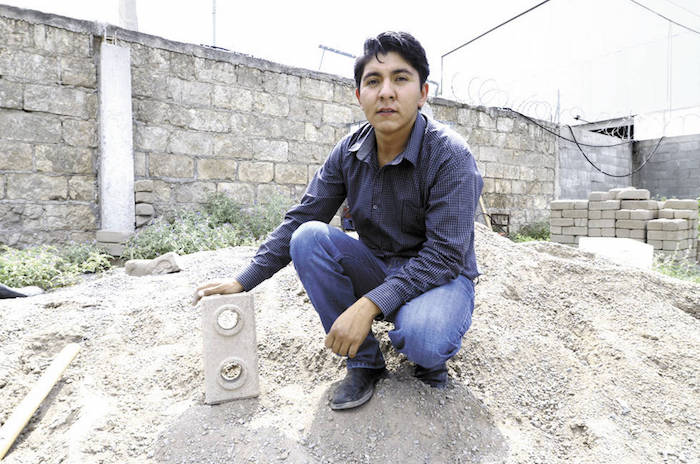Además Ecoblock busca generar un crecimiento de la cultura de la construcción con tierra y a la vez, una nueva fuente de empleos en la ciudad. Foto EFE