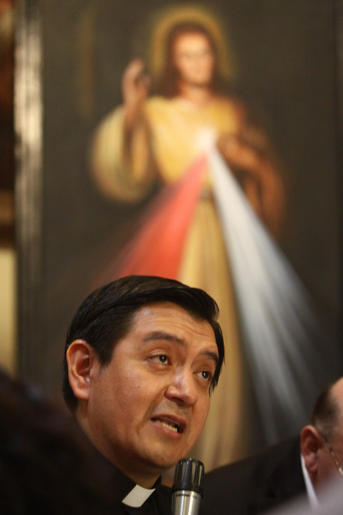 Hugo Valdemar, vocero de la Arquidiocesis argumentó que la Familia es el centro de la sociedad. Foto: Cuartoscuro