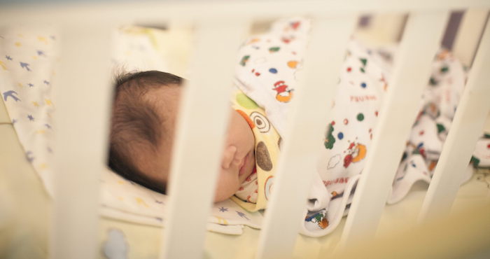 El nacimiento del primer bebé del mundo engendrado mediante una técnica de reproducción asistida que emplea ADN de tres padres diferentes se ha hecho realidad. Foto: EFE