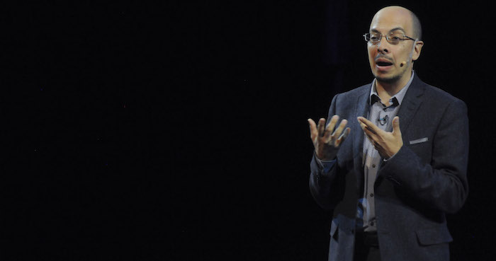 "Nos hemos acostumbrado a mirar cadáveres a diario, exhibidos sin pudor por la prensa y la televisión..." declaró el escritor. Foto: Cuartoscuro