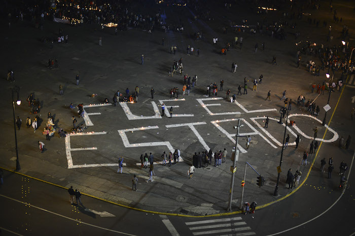 Manifestacio769n_por_Ayotzinapa-9