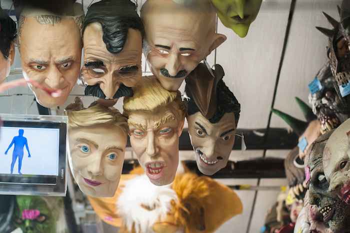 Exhibidas bajo Fox y Salinas, las máscaras de los candidatos a la presidencia de EU. Foto: Cuartoscuro.