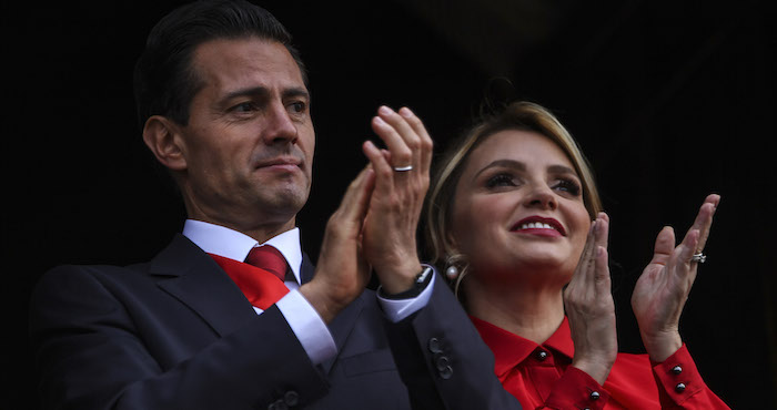 Lo que también es cierto es que a pesar de que el periódico británico haya reculado en la publicación de estos datos, no así en el préstamo del predial, aún no tenemos, y me temo que quizá no las tendremos, una explicación, una conferencia de prensa en la que se muestren documentos, que respondan a ninguna de las otras preguntas que atañen a este caso. Foto: Cuartoscuro