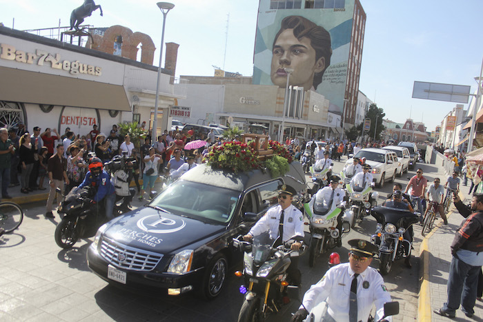 as cenizas de Juan Gabriel salieron de lo que fuera su casa en Ciudad Juárez. Foto: Cuartoscuro