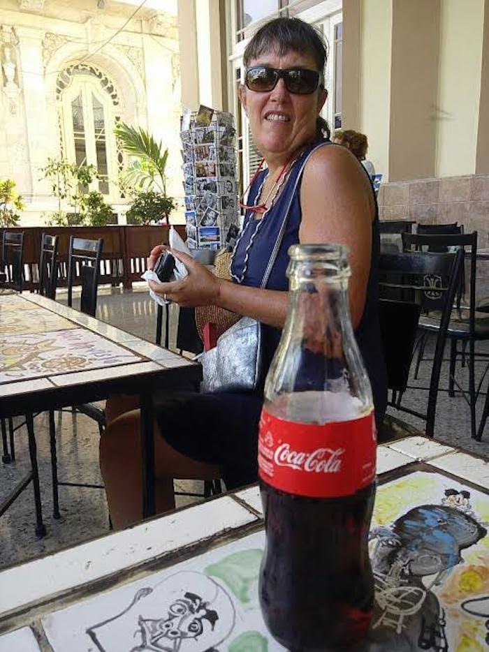 Hoy se puede disfrutar una burbujeante Coca-Cola. Foto: Francisco Ortiz Pinchetti.