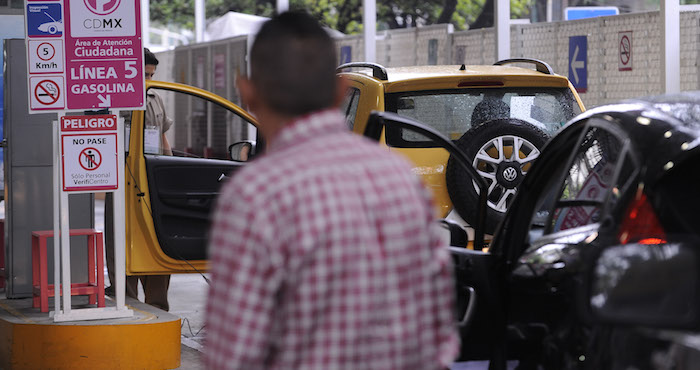 Queda claro que el sistema de verificación está colapsado. Algo no funciona y no parece que nadie lo esté resolviendo. Si antes era cansado, aburrido y costoso. Ahora es excesivo. Foto Cuartoscuro