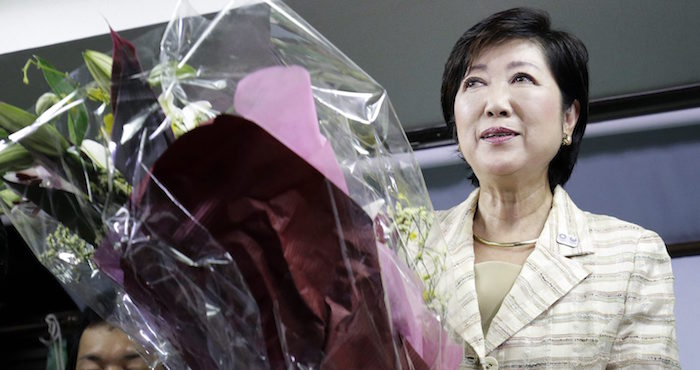 La gobernadora de Tokio se recorta el sueldo a la mitad Yuriko Koike, tras ser elegida gobernadora de Tokio. Foto: EFE