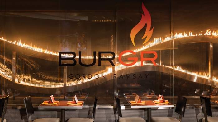 ¿Para qué hacer fila en BurGR si está Fukuburger? Foto: caesars.com