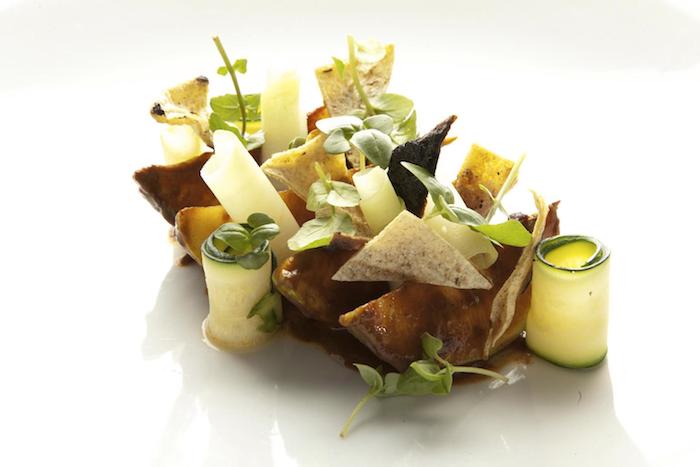 Chilacayotes con mole hecho en casa. Foto: Quintonil