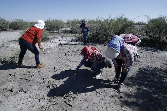 SEscenas de horror. Nuestro horror. Escenas que describen la ausencia de investigaciones ministeriales y castigo para los responsables. Al contrario, se describe el control completo del crimen organizado y la imposición de su orden. Foto: Cuartoscuro