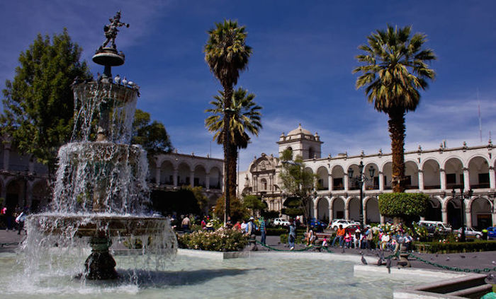 Plaza de Armas de la ciudad de Arequipa, corazón del casco colonial. Foto: Viajar Ahora, ElDiario.es