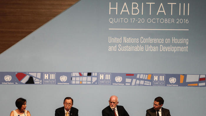 Para quienes asistimos, Quito fue un dolor de cabeza por el tráfico insufrible, las enormes filas de espera para entrar a la cumbre y la invasión a cotidianidad de los quiteños. Foto: EFE