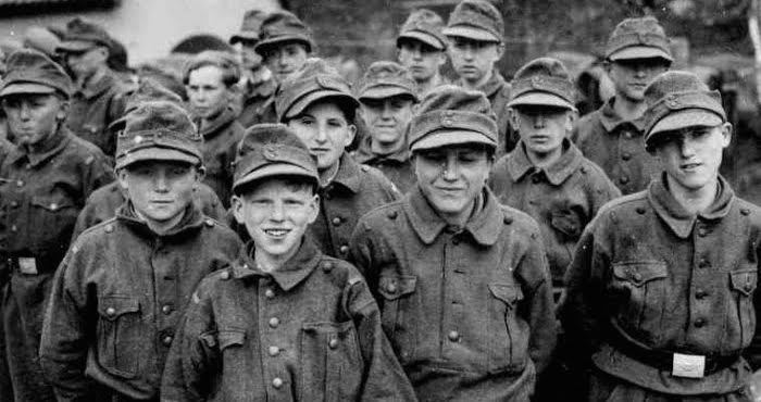 La vida es un tiroteo, carajo, ¿tiene sentido desear otra cosa que no sea fundirnos en un abrazo que nos proteja a todos del desamparo? Foto: