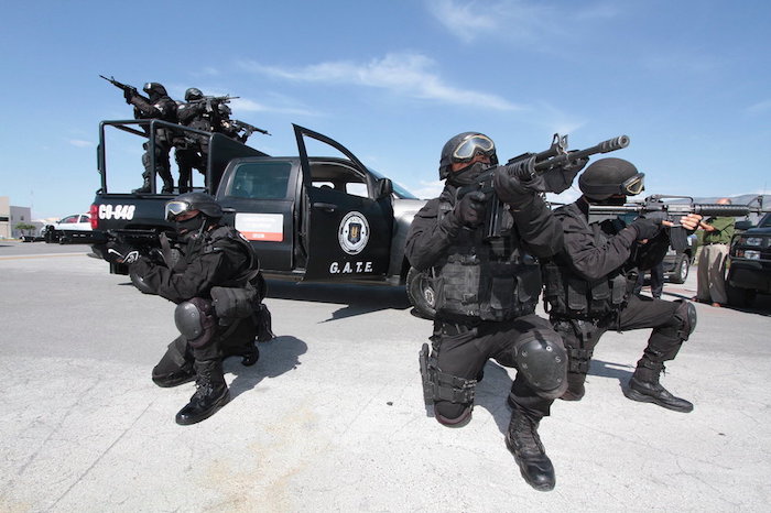 A cargo del Grupo de Armas y Tácticas Especiales, debe una explicación a las familias que vieron cómo irrumpieron en sus casas y se llevaron a su gente. ¿limpia? Foto: Vanguardia