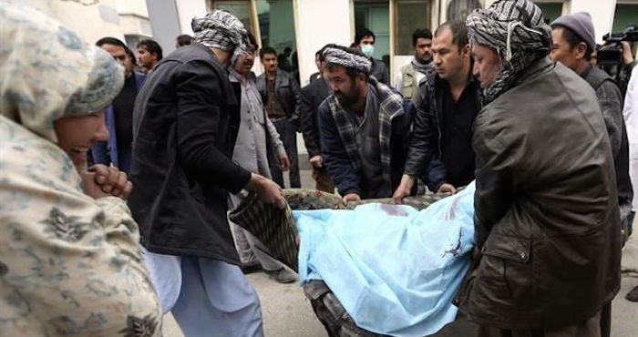 Más de 30 muertos y 85 heridos en el ataque a un templo chií en Kabul. Foto: EFE