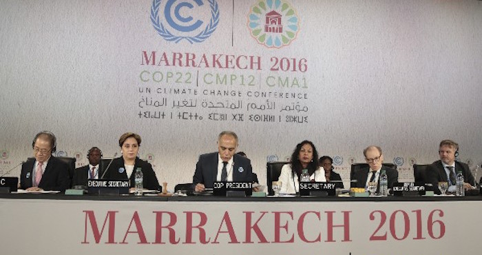 En medio de la incertidumbre por el proceso electoral de Estados Unidos, los países reunidos en la COP22 mostraron al mundo unidad frente a una de las mayores amenazas de la vida en el planeta: el cambio climático. Foto: EFE 