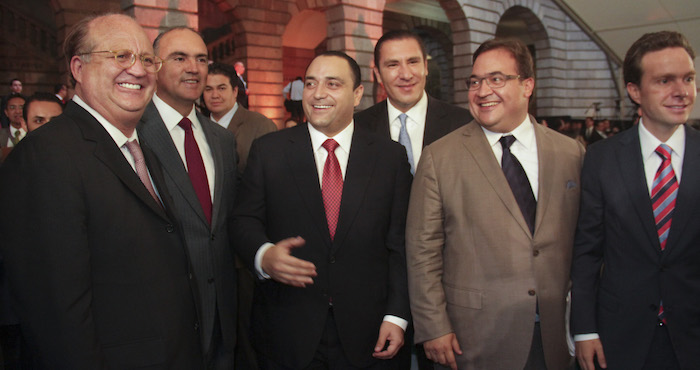 Gobernadores como Javier Duarte, Roberto Borge y Moreno Valle manipularon a sus congresos locales para blindarse con fiscalías post sexenales que controlarían las investigaciones sobre sus actos de gobierno. Foto: Cuartoscuro.