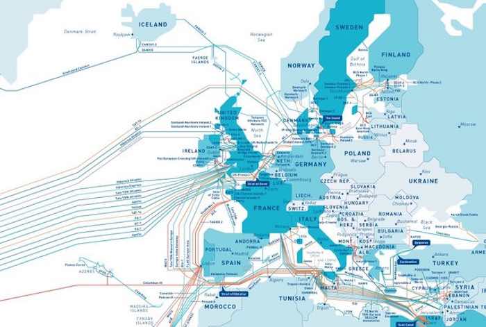 Ampliación del atlas de cables submarinos actualizado en 2016. Foto: ElDiario.es.
