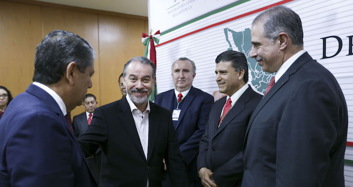 La insistencia en que Raúl Cervantes deje de ser Procurador antes de que se apruebe la Ley que regulará la Fiscalía General Anticorrupción no debe detenerse. Foto: Cuartoscuro.