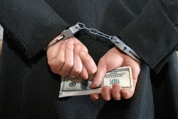 La corrupción afecta nuestra vida cotidiana, la encarece, contamina las relaciones sociales y destruye la confianza colectiva. Foto: shutterstock