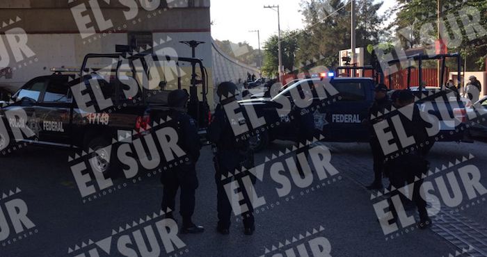 Elementos de policiacos y del Ministerio público hicieron las diligencias correspondientes. Foto: Jesús Guerrero/ El Sur.