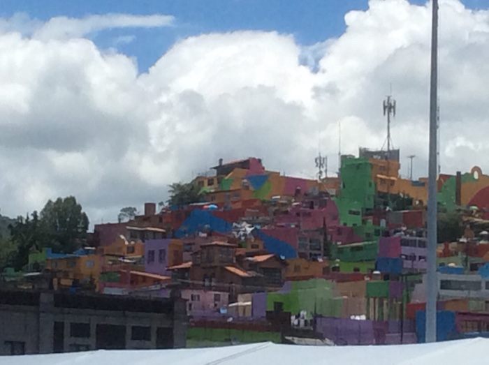 ¿Habrá alguna puerta o una ventana o, siquiera, una rendija para ver más allá? Mi escepticismo es prácticamente total. Foto: Especial
