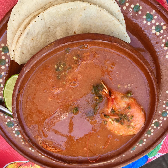 Un chilpachole de camarón directo de tabasco. Foto: Daniela Medina, SinEmbargo