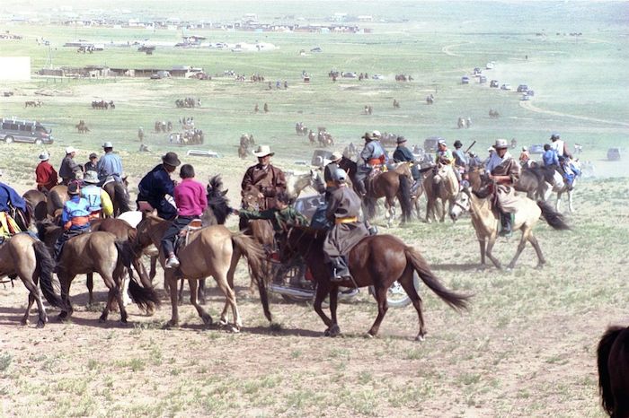 Participantes del Naadam, un festival mongol. Foto: Wikimedia Commons