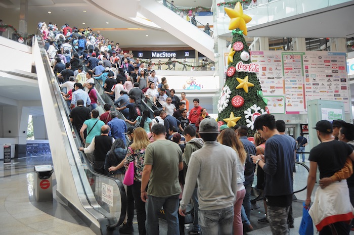 De compras. Foto: Cuartoscuro.