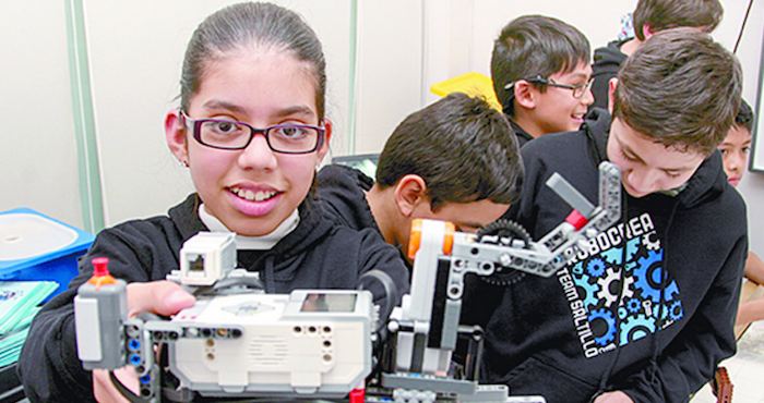 María Fernanda, Saúl Daniel, Luis Alejandro, Ariel, Rafael, José Andrés y su Coach Juan Pablo Valdés Mendoza fueron finalistas del concurso. Foto: Roberto Armocida
