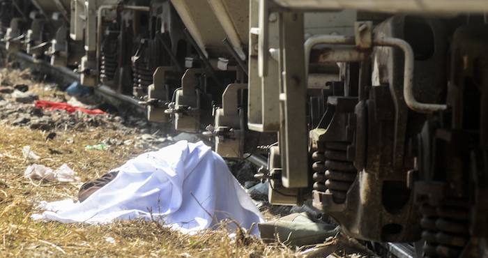 La mujer fue decapitada entre las estaciones del metro Nezahualcóyotl y Villa de Aragón. Foto: Cuartoscuro.
