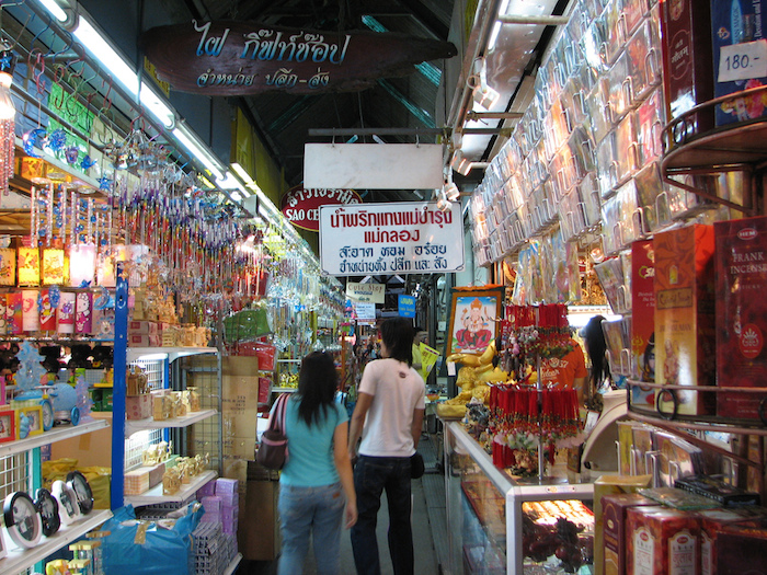 Uno de los puestos en Chatuchak. Foto: Wikimedia Commons