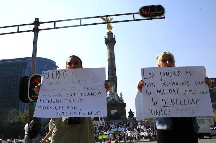 Manifestantes ayer en la Ciudad de México. Foto: Xinhua