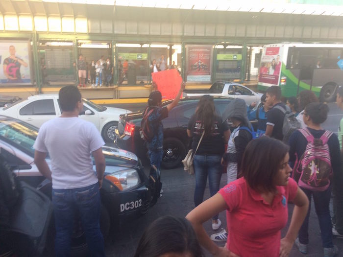 Nadie niega que el subsidio a la gasolina pudiese constituir una carga para toda la población que termina beneficiando a los más favorecidos, (algo parcialmente cierto, pues también ocurre que la mayor parte del traslado de bienes y servicios de consumo básico se realiza por carretera y no por ferrocarril). Foto: Zona Franca