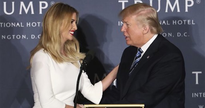 Donald Trump quería elogiar a su hija a través de Twitter. Foto: AP.