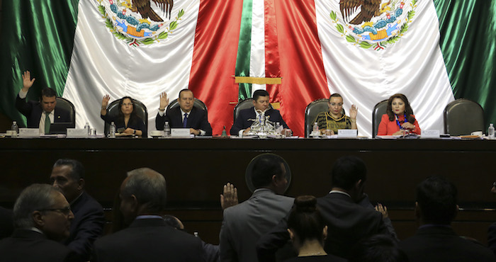 La gallina no se murió de vieja. Le torcieron el pescuezo. De su deceso son corresponsables a lo largo de muchos años desde presidentes de la República hasta directores de Pemex, contratistas, líderes sindicales. Foto: Cuartoscuro