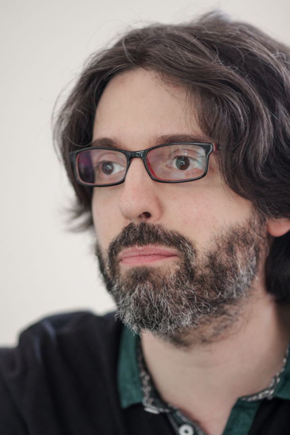 Conseguir, pues, que la novela se desprenda de su atadura contextual, es lo que le confiere un valor mucho más alto a la novela de Neuman. Foto: SinEmbargo